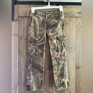 Realtree Edge Camo Cargo Pants | Size M Youth